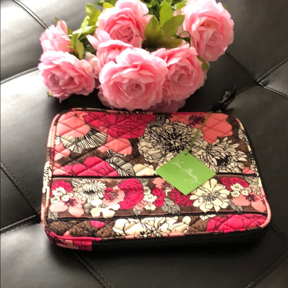 NWT Vera Bradley Tablet Sleeve in Mocha Rouge